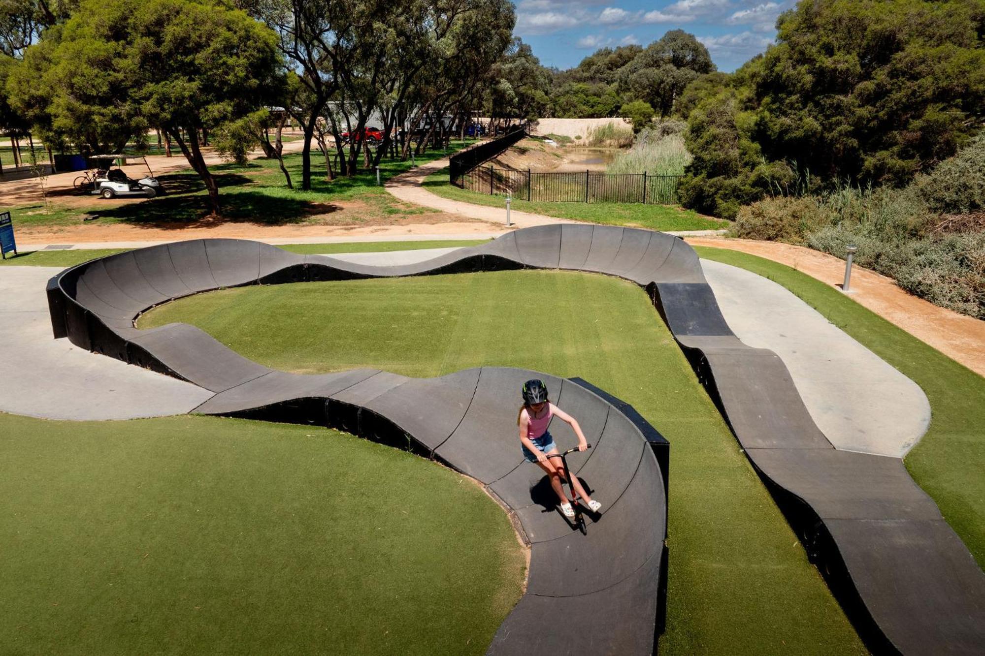 Big4 Renmark Riverfront Holiday Park エクステリア 写真